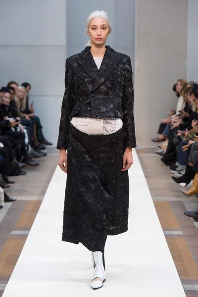 Look 2